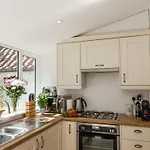 Rigg Cottage, Mount Pleasant * Whitby